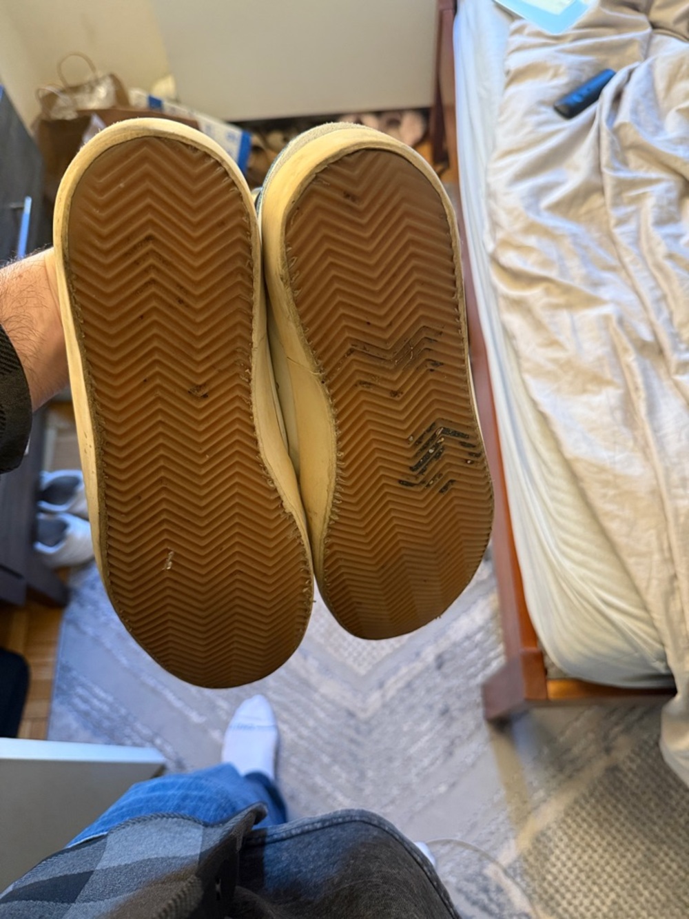 Golden Goose White Sneakers with Blue Star Accent - Picture 4 of 4